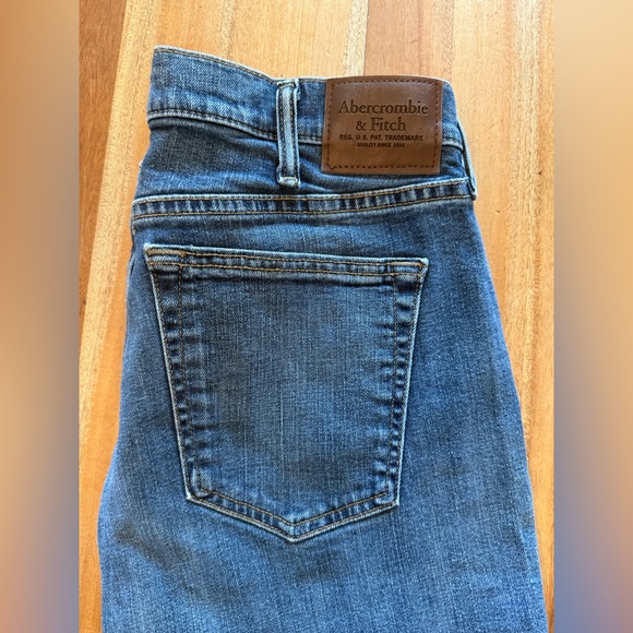 Abercrombie Men’s Straight Stretch Jean - Picture 3 of 4